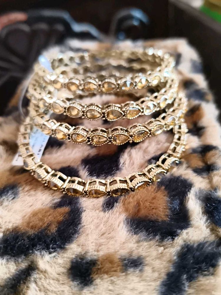 Tulasi Rad Bangles