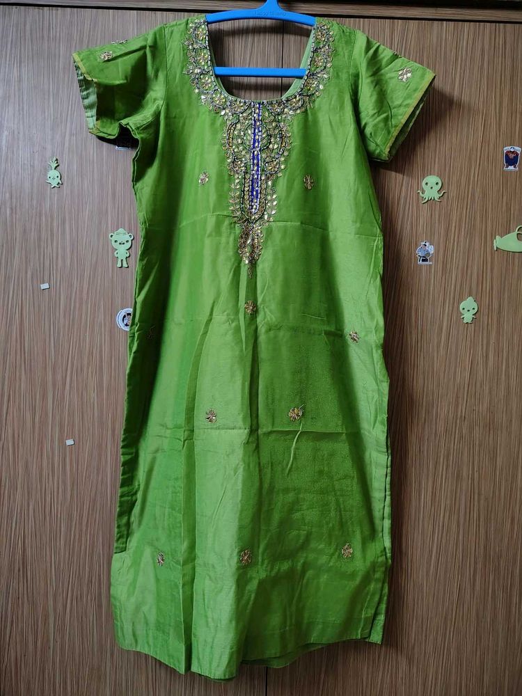3xl Vibrant Green Embroidered Kurti