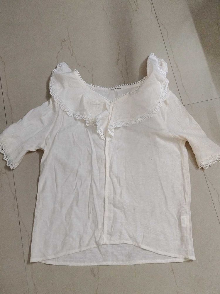 Chic White Lace Collar Top