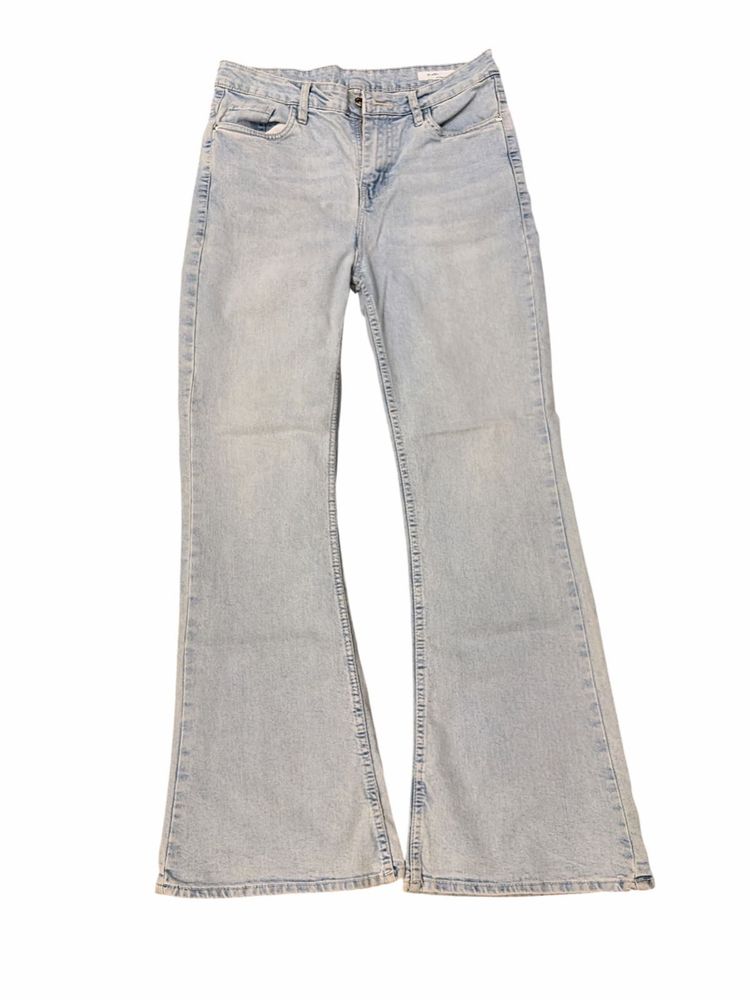 Light Wash Flared Jeans
