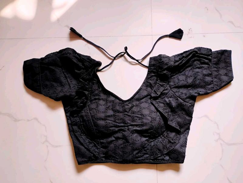 💛Black Embroidered Blouse💗