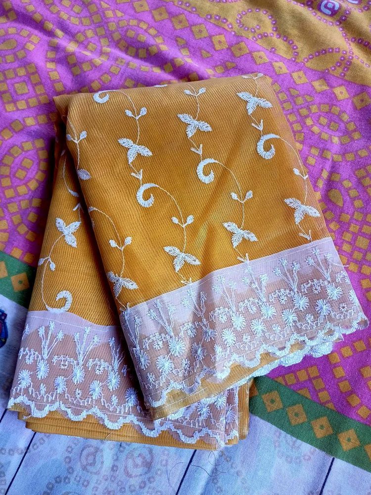 ✨Elegant Yellow 💛 Embroidered Saree