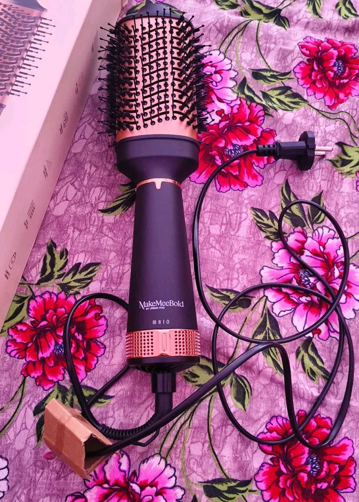 MakeMeeBold Hair Dryer Brush🍒