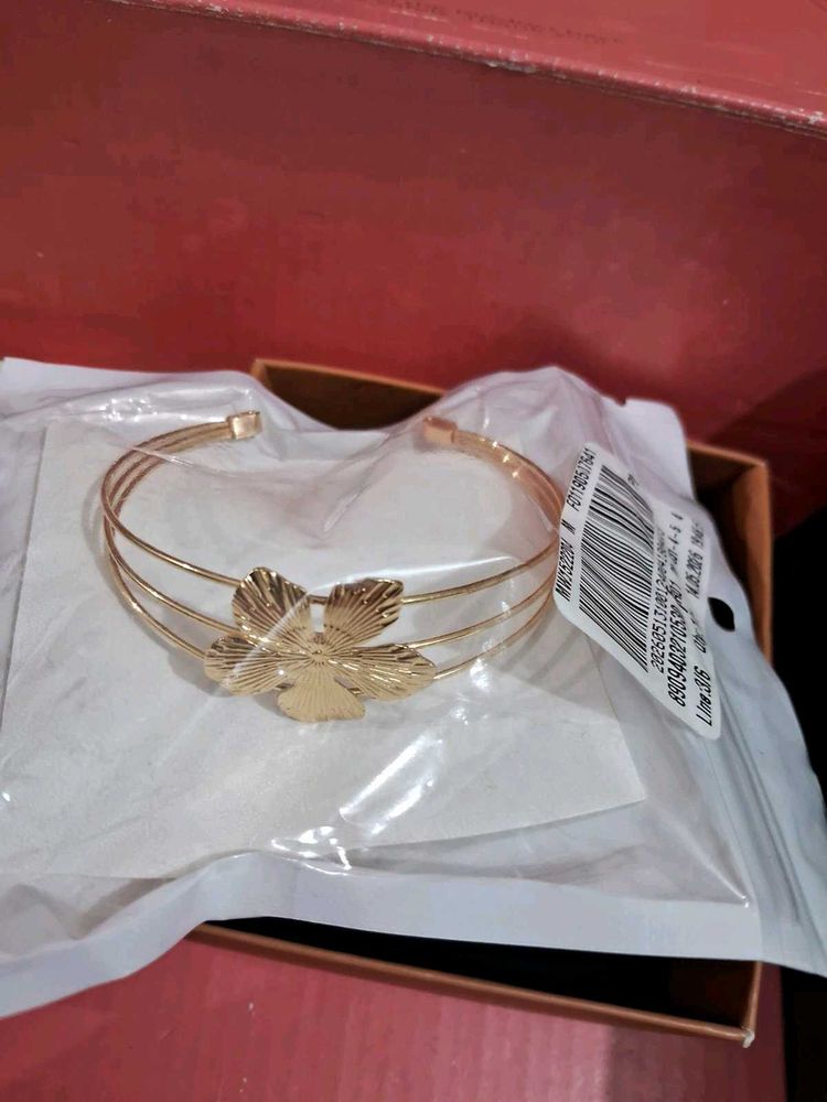 freesize floral golden bracelet