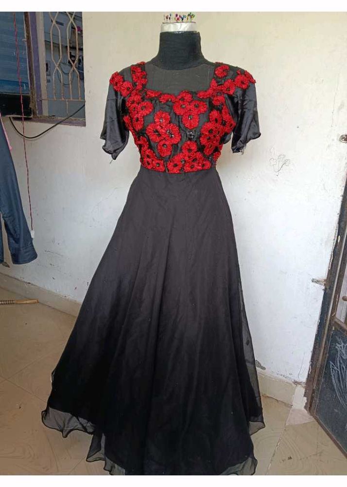 Elegant Black &amp; Red Embellished Gown