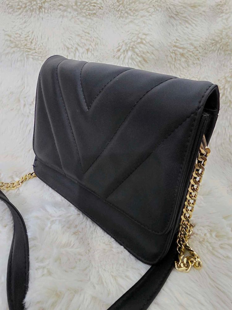 Fastrack Chic Quilted Black Crossbody Bag
