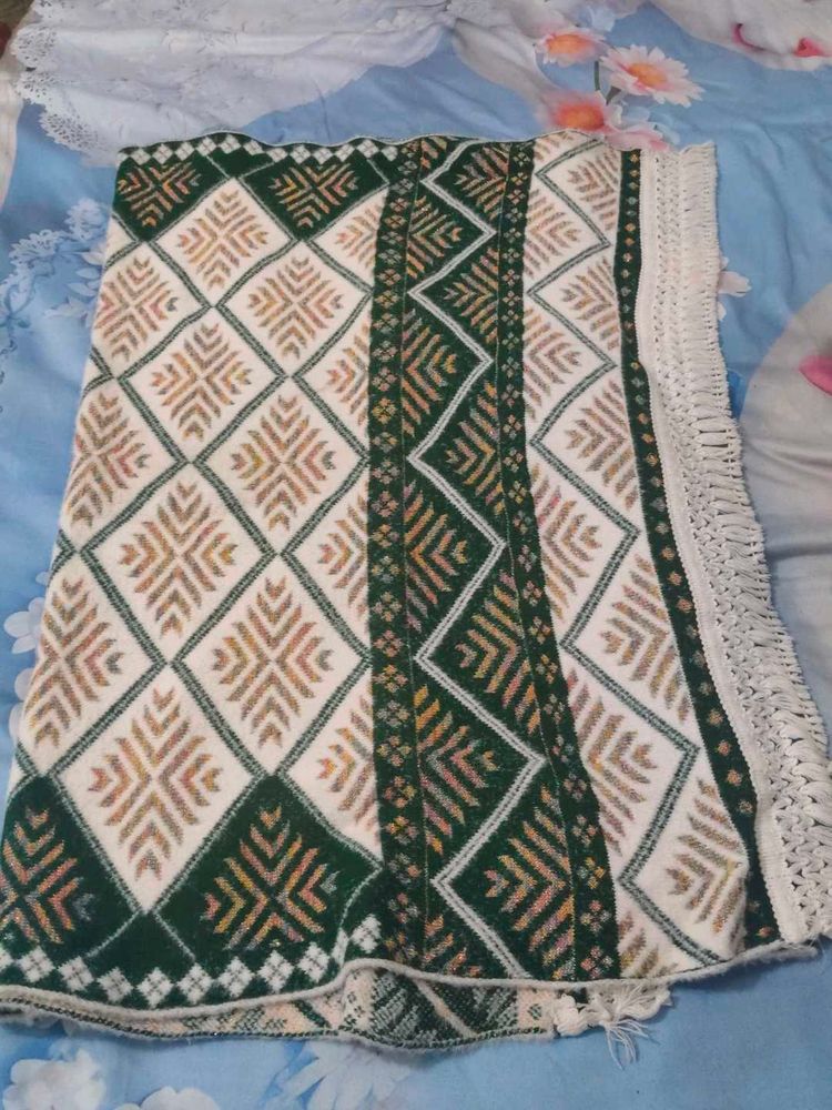 Green and White shawl