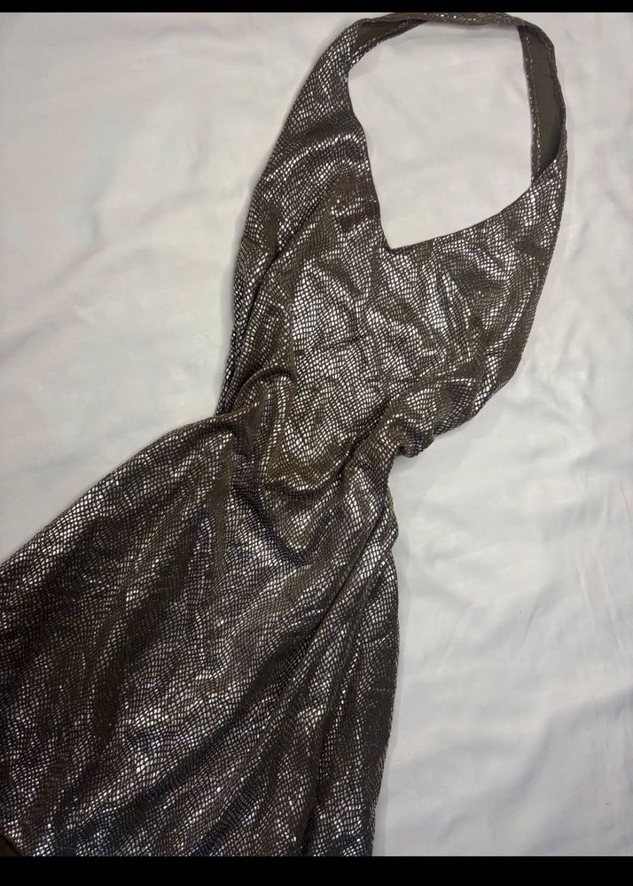 (can be altered )Sparkly Halter Neck Dress