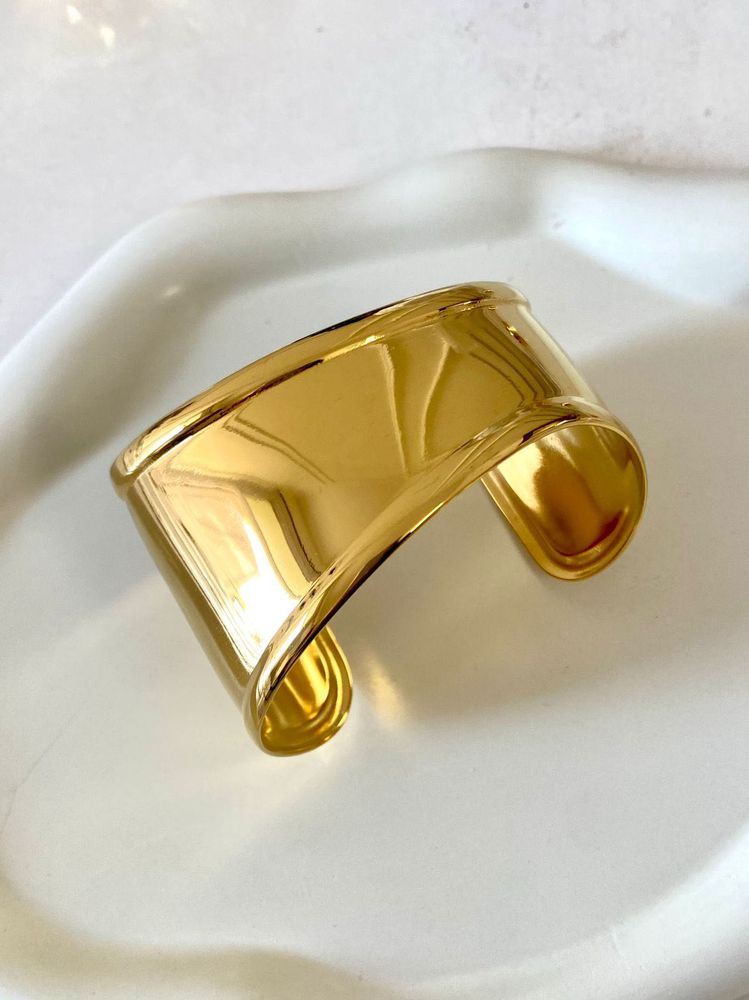 Helen Gold Cuff Bracelet Anti-tarnish