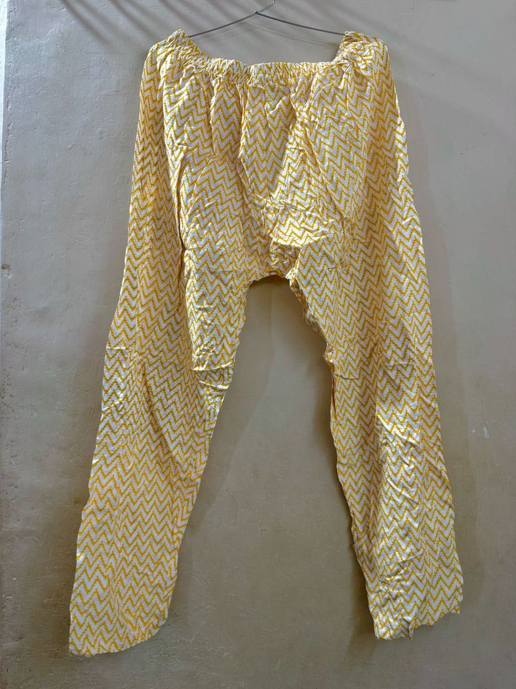 Stylish Yellow Zigzag Print Palazzos