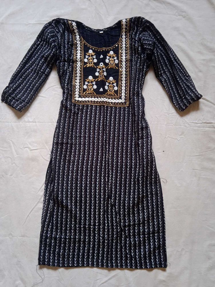 Stylish Blue Striped Embroidered Kurta
