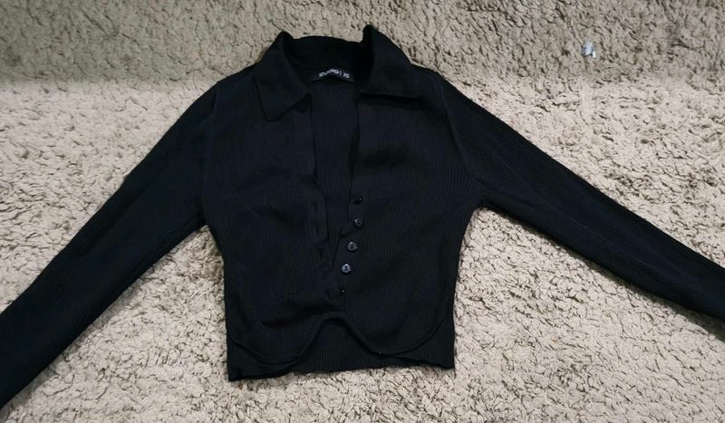 Chic Black Cropped Button-Up Top