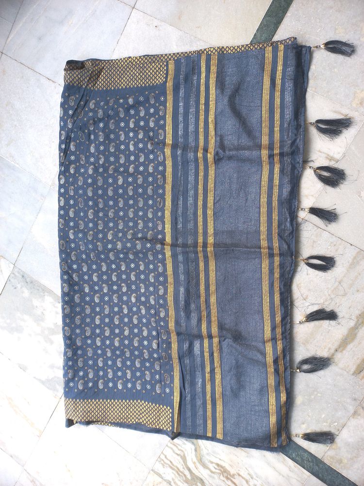 Women Beautiful Grey Saree 6.25 Meter + 0.75 Meter Blouse Attached