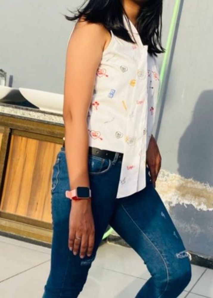 Cute Sleeveless White Top