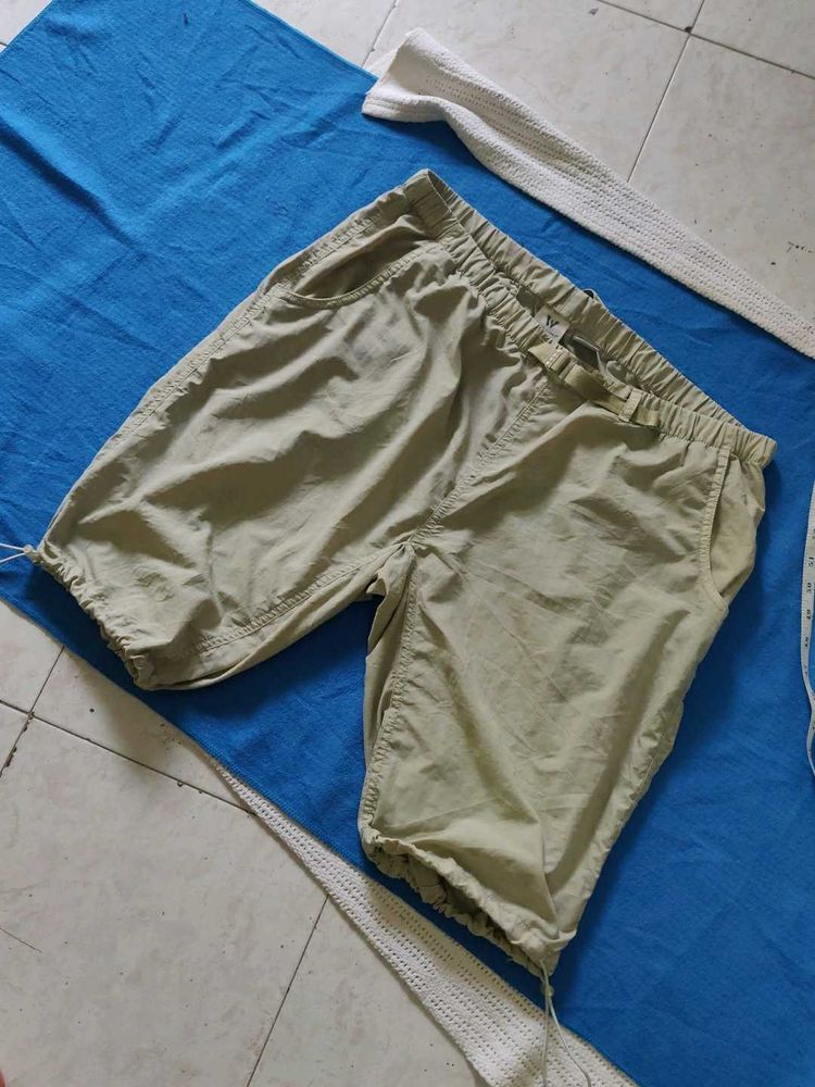 Beige Cargo Shorts(unisex)