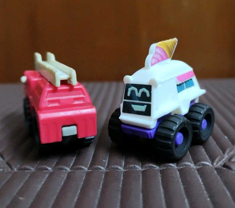 2 kinder Joy toy cars