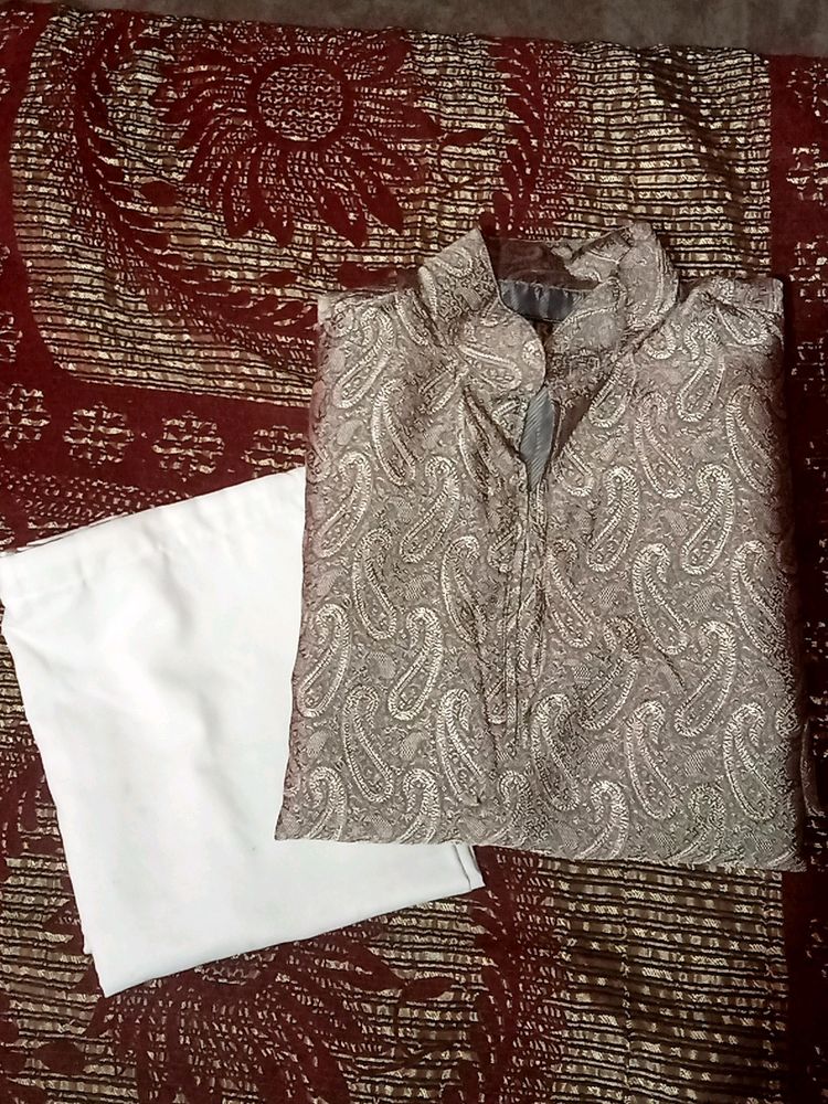 Elegant Paisley Kurta Set