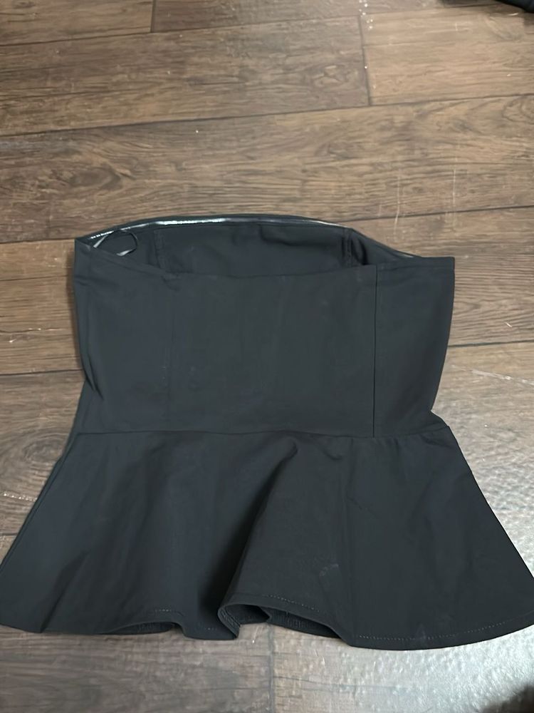 Chic Black Strapless Peplum Top