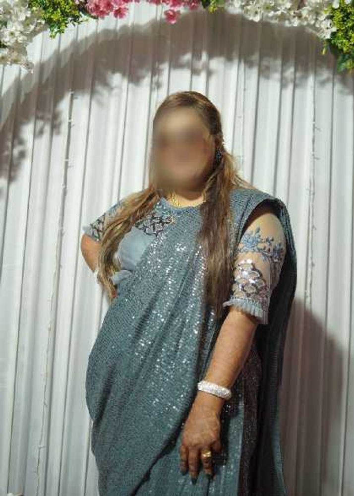 Elegant Sequined Saree (2 colors grey and green)