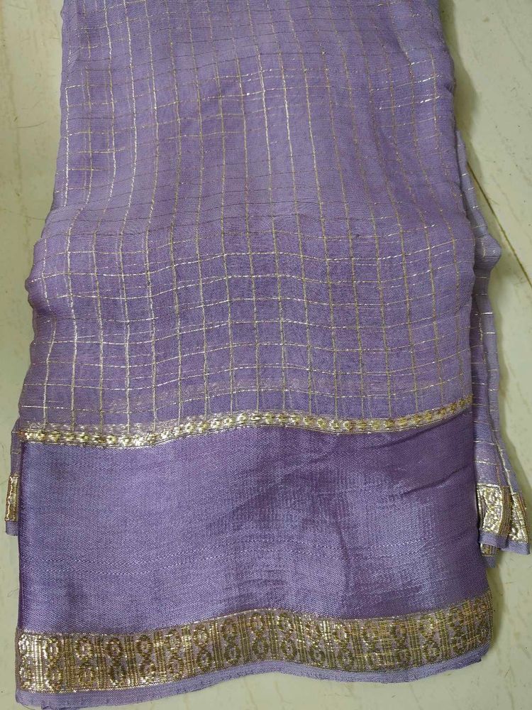 Elegant Lavender Saree with Gold Grid Pattern