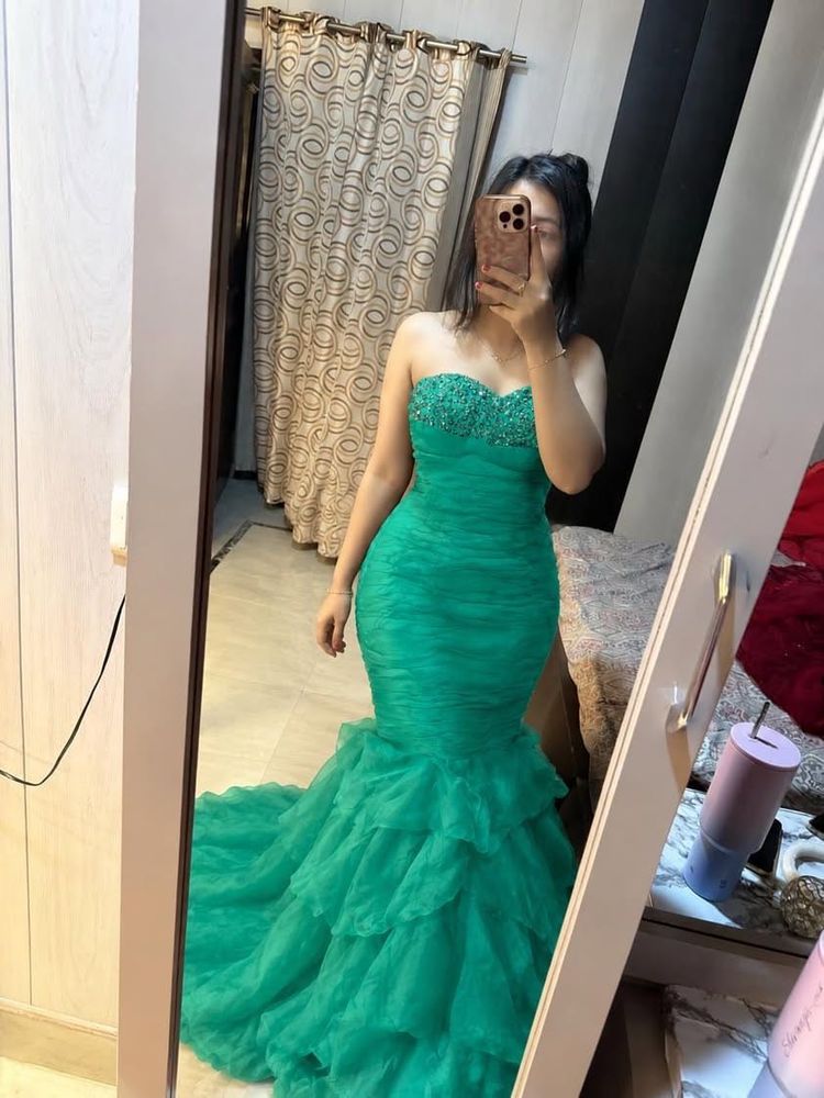 Stunning Teal Mermaid Gown❤️🎀🦋