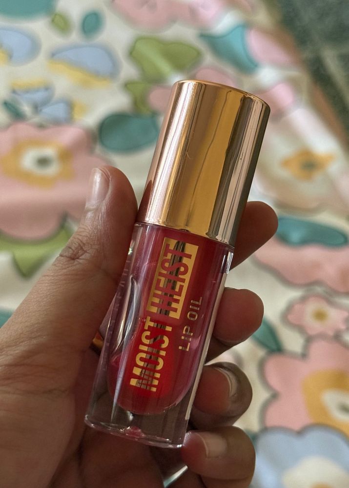 Moist Heist Lip Oil - Red Tint