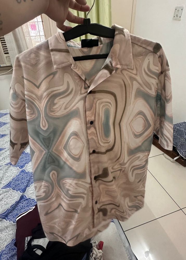 Men's Abstract Print Button-Up Shirt