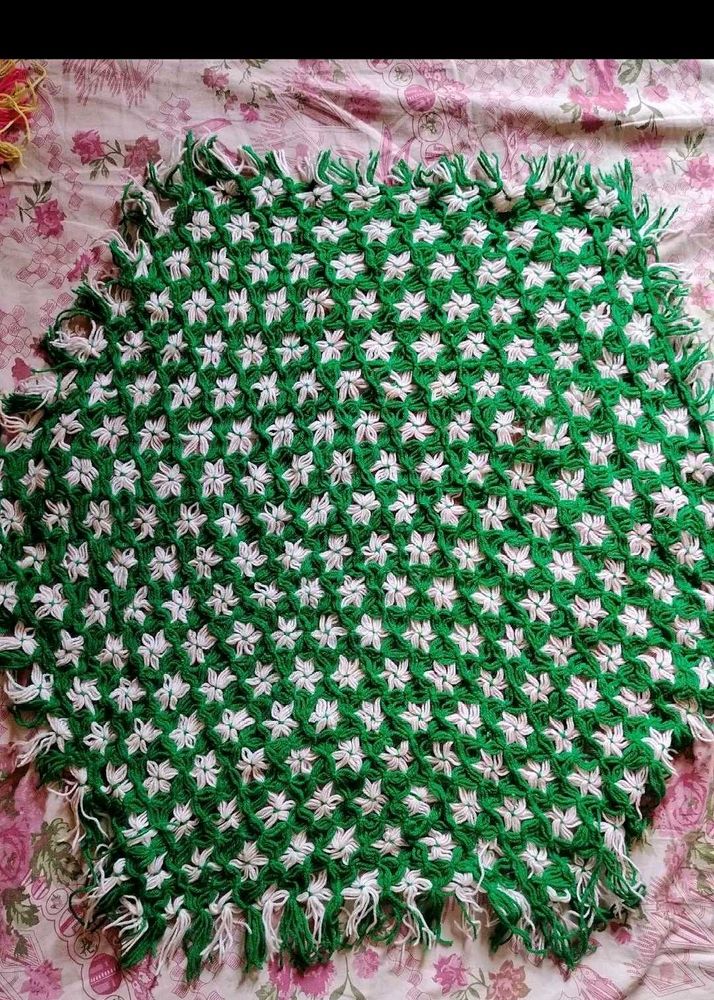 Handmade Green &amp; White Crochet Blanket