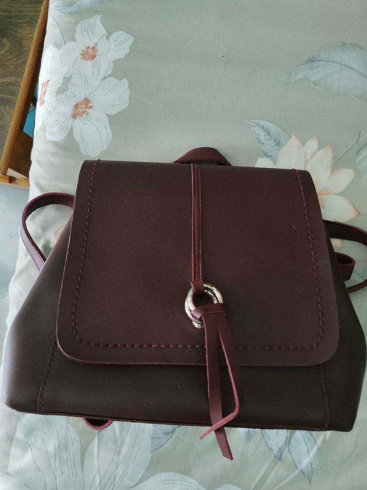 💼 Maroon Mini Backpack - Stylish &amp; Affordable!