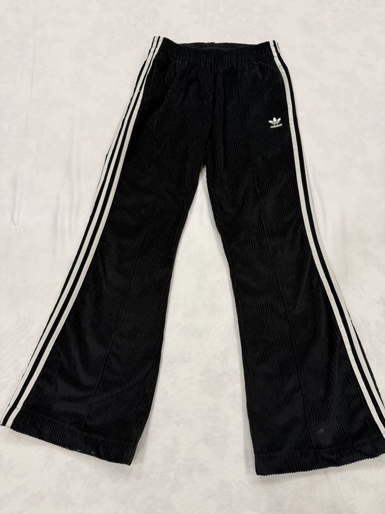 adidas wide leg trousers with backside zip