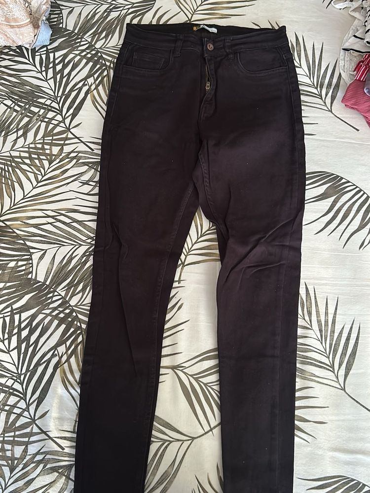 Classic Black High-Waisted skinny Jeans