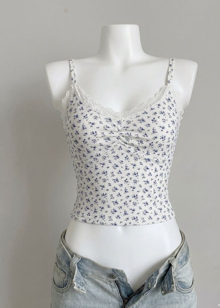 Cute Floral Print Crop Top with Lace Trim