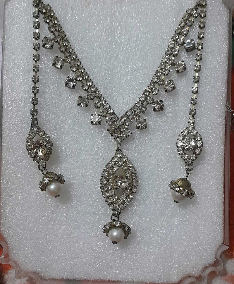 Rhinestone &amp; Pearl Necklace Set