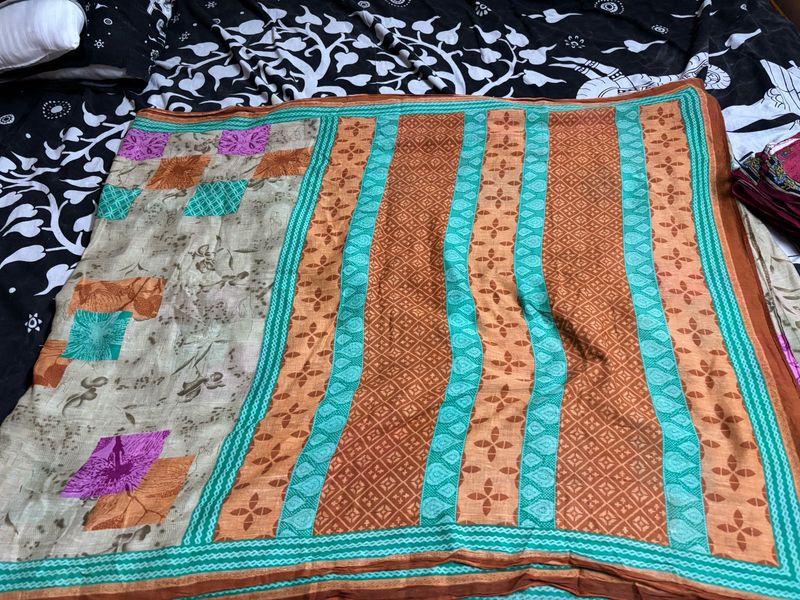 pure cotton Saree(small hole)