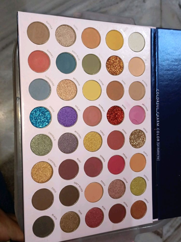 Eyeshadow Kit😍