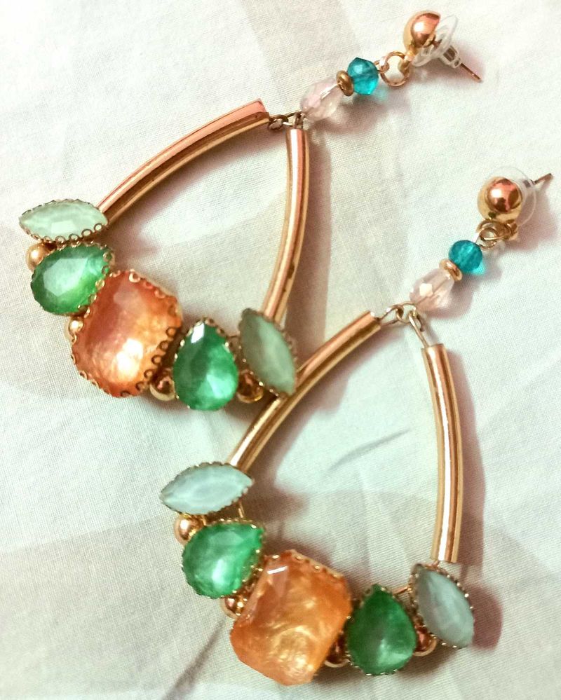 Chic Gold &amp; Gemstone Drop Earrings