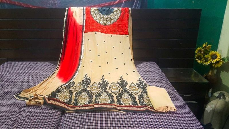 Elegant Ethnic Kurta Set with Dupatta