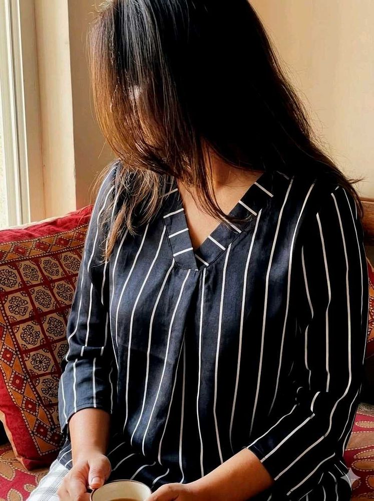 Chic Striped V-Neck Top