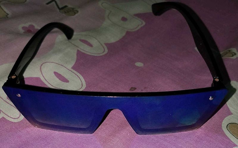 Stylish Blue Lens Sunglasses