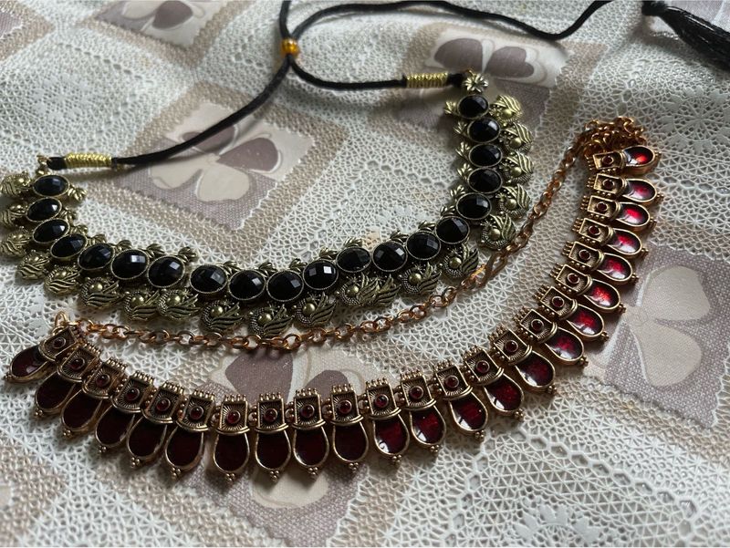 2 beautiful Chockers✨