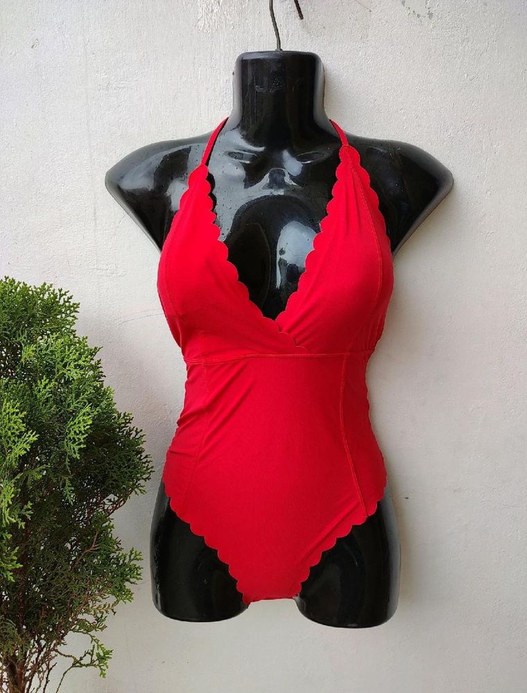 H&amp;M Red scalloped One Piece bathing Suit Swimsuit