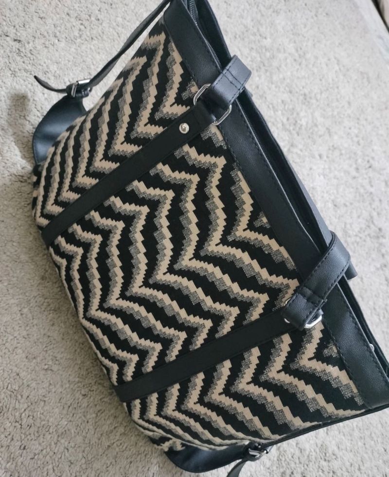 Chevron Pattern Shoulder Bag
