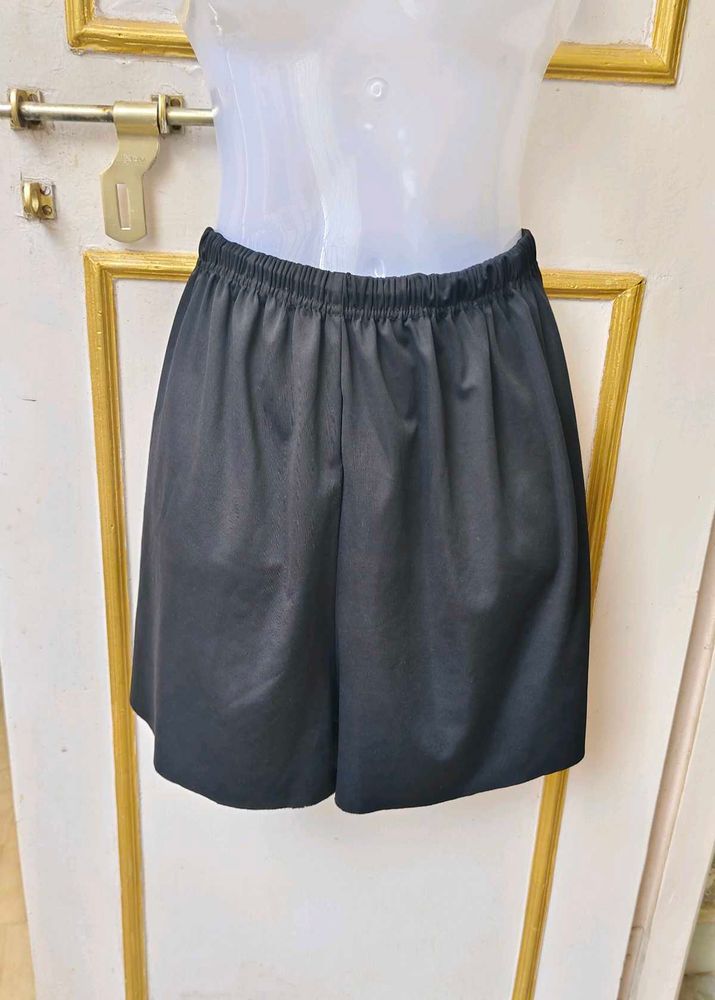 Black Elastic Waist Shorts