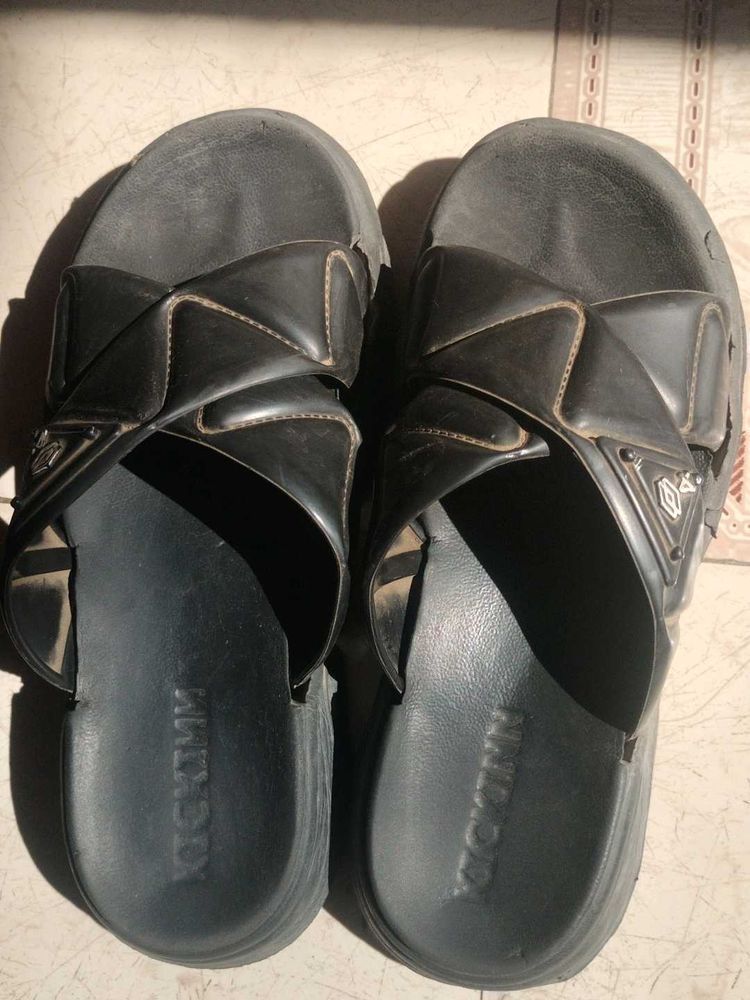 women's Black Stylish Flip-Flops