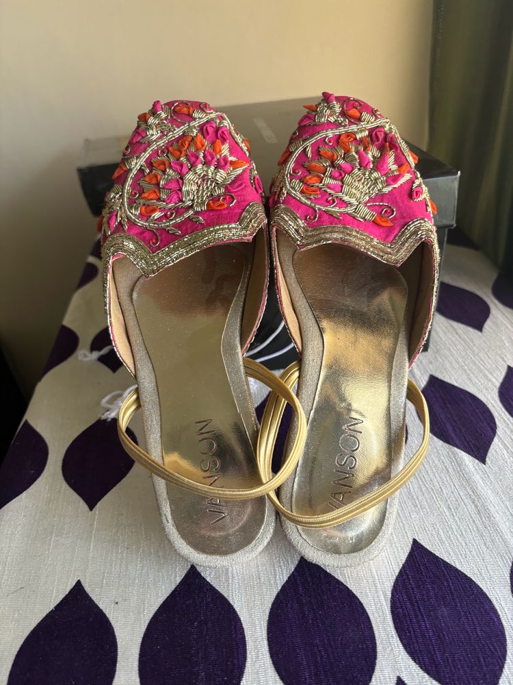 Ethnic Footwear