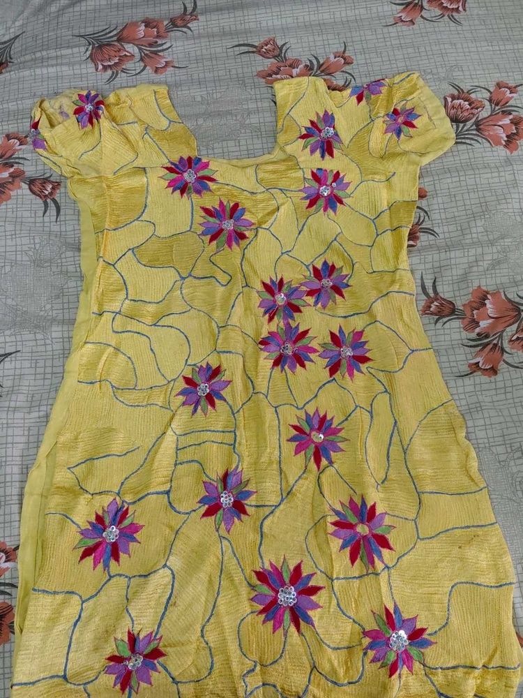Yellow Floral Embroidered kurta