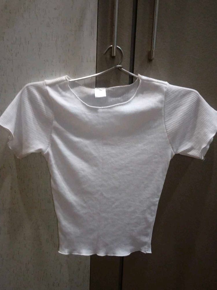 White Ribbed T-Shirt (size 28)