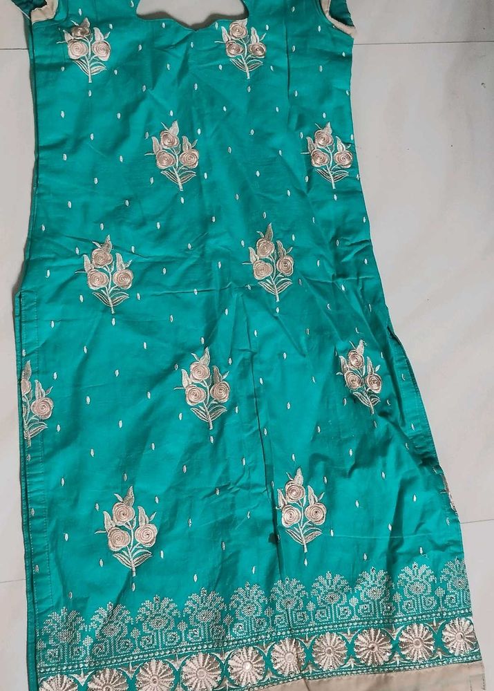 Beautiful Teal Embroidered Kurta