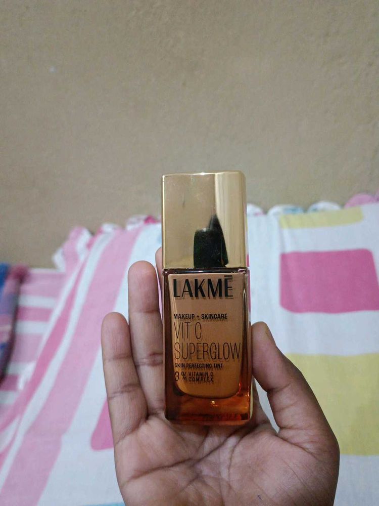 Lakme Vit C Superglow Skin Perfecting Tint