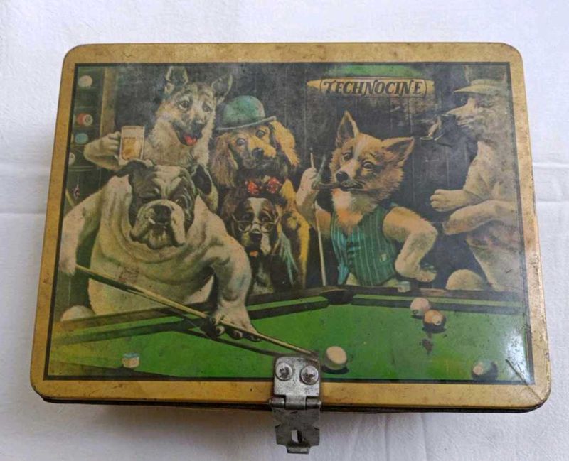 Big sized Vintage Tin Box of 1970s